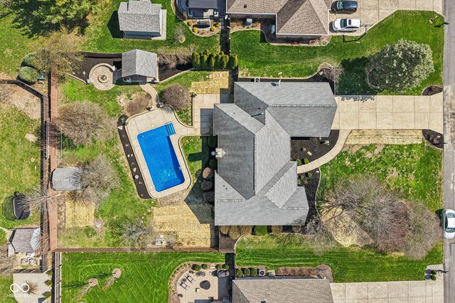 7378 W Creekside Drive, New Palestine, IN 46163