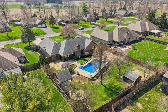 7378 W Creekside Drive, New Palestine, IN 46163