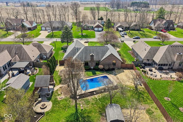 7378 W Creekside Drive, New Palestine, IN 46163