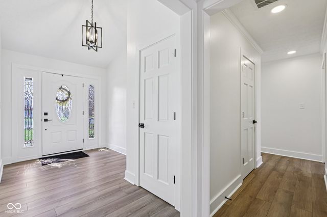 7378 W Creekside Drive, New Palestine, IN 46163