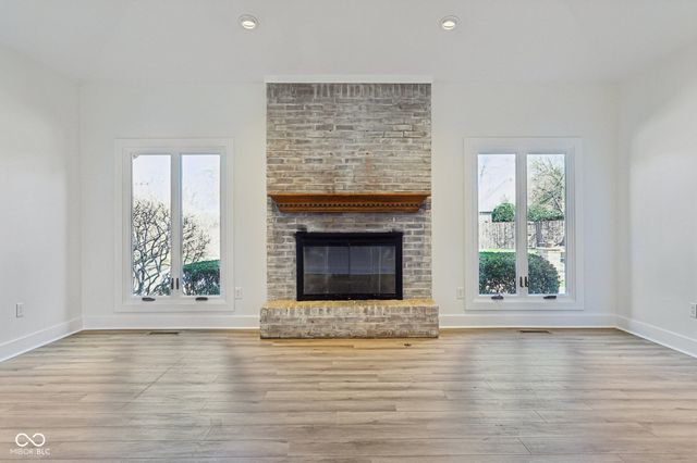 7378 W Creekside Drive, New Palestine, IN 46163