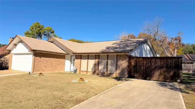 4233 Glen Ridge Drive, Arlington, TX 76016
