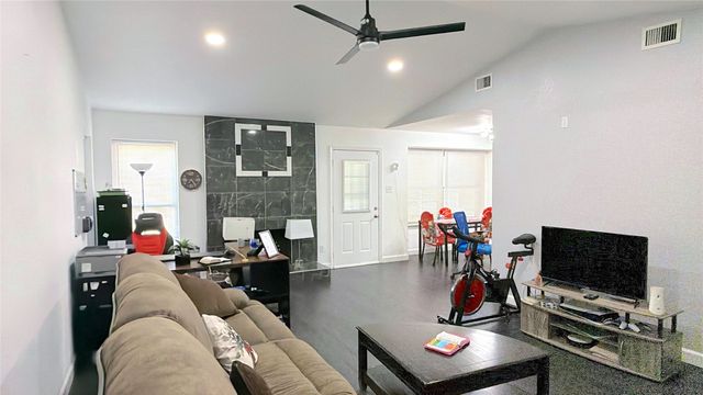 4233 Glen Ridge Drive, Arlington, TX 76016