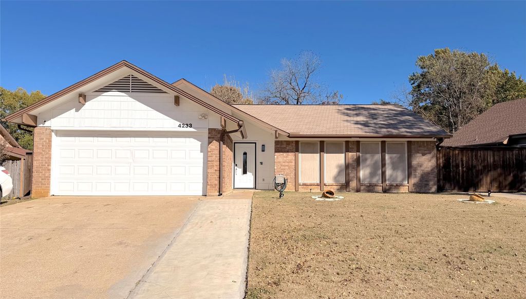 4233 Glen Ridge Drive, Arlington, TX 76016