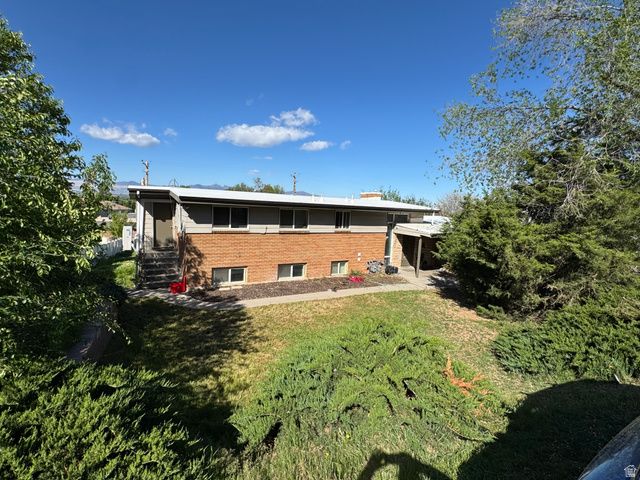 1766 E SOUTHWOODSIDE DR, Holladay, UT 84124