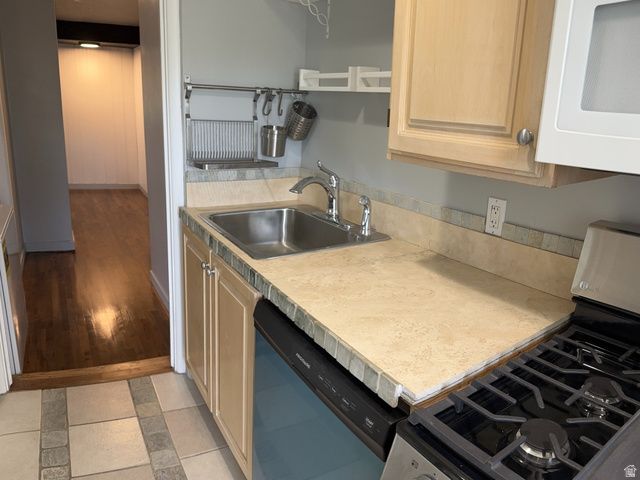 1766 E SOUTHWOODSIDE DR, Holladay, UT 84124