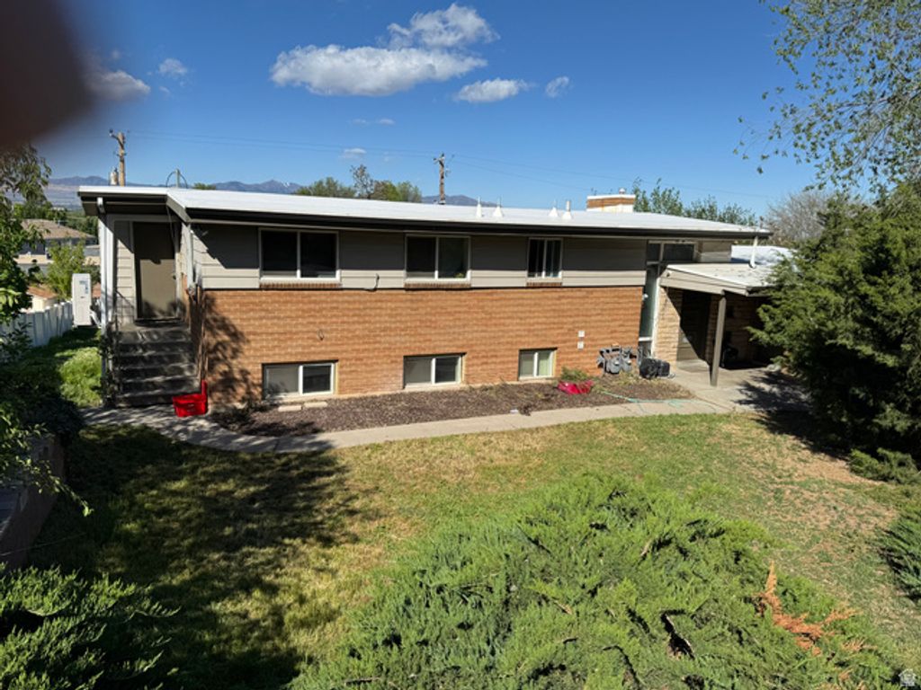 1766 E SOUTHWOODSIDE DR, Holladay, UT 84124