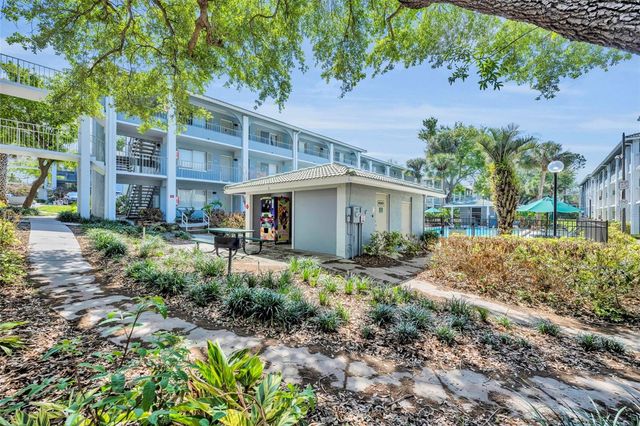 145 OYSTER BAY CIRCLE 220, Altamonte Springs, FL 32701