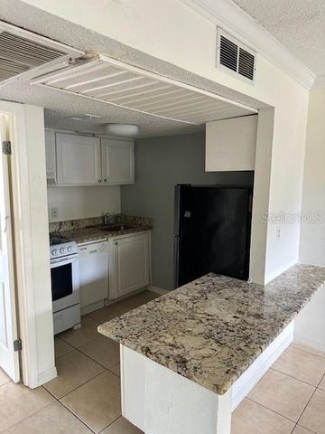 145 OYSTER BAY CIRCLE 220, Altamonte Springs, FL 32701