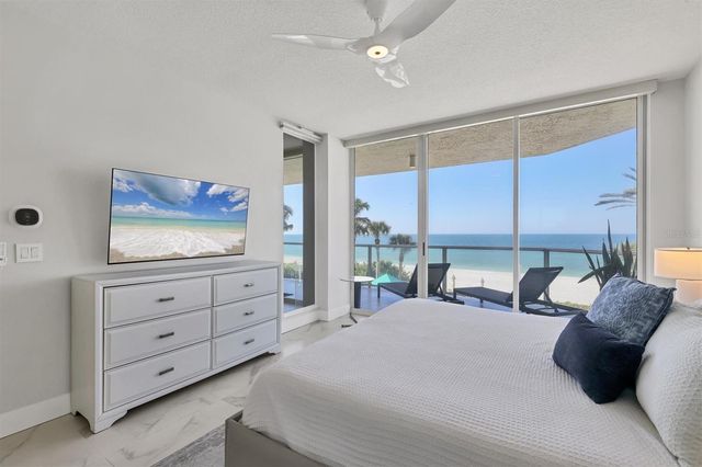 1800 BENJAMIN FRANKLIN DRIVE A205, Sarasota, FL 34236