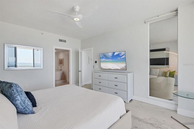 1800 BENJAMIN FRANKLIN DRIVE A205, Sarasota, FL 34236