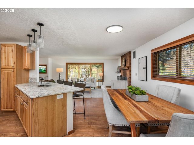 8501 Sw IROQUOIS Dr, Tualatin, OR 97062