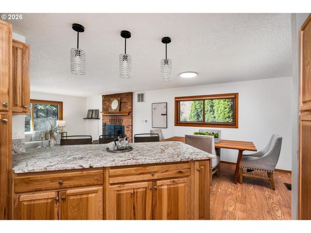 8501 Sw IROQUOIS Dr, Tualatin, OR 97062