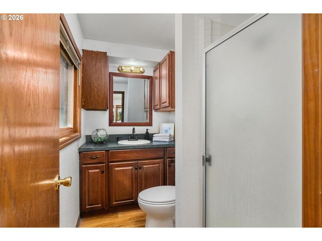 8501 Sw IROQUOIS Dr, Tualatin, OR 97062