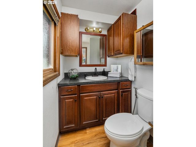 8501 Sw IROQUOIS Dr, Tualatin, OR 97062