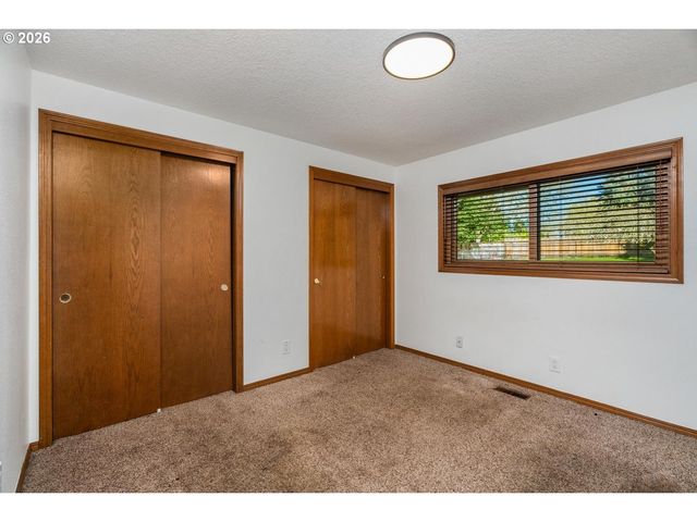 8501 Sw IROQUOIS Dr, Tualatin, OR 97062