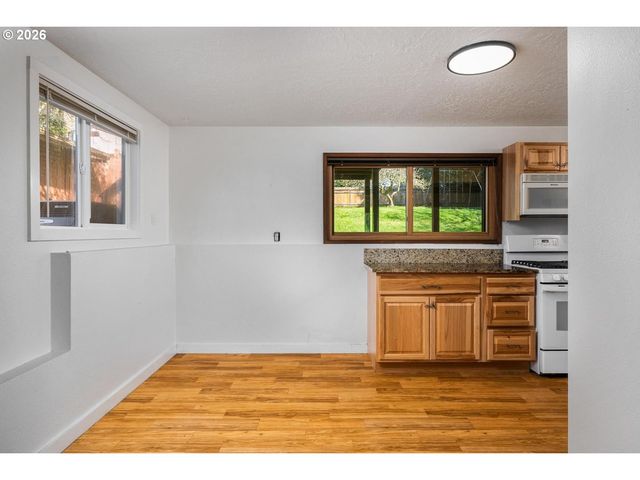 8501 Sw IROQUOIS Dr, Tualatin, OR 97062