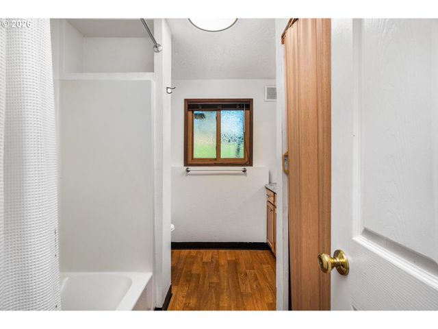 8501 Sw IROQUOIS Dr, Tualatin, OR 97062