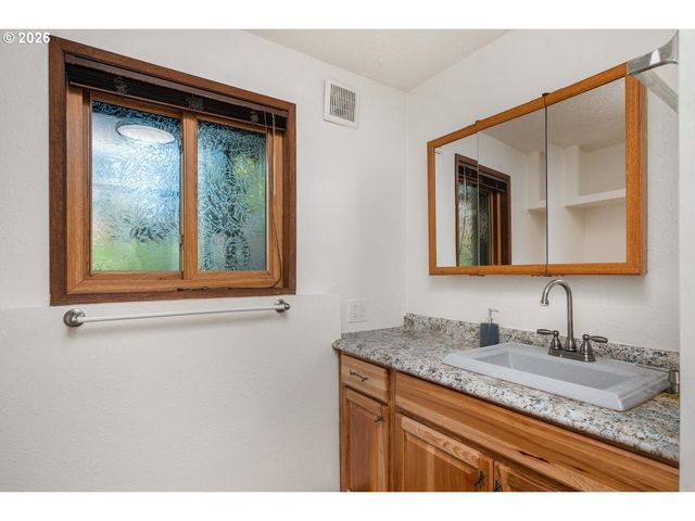 8501 Sw IROQUOIS Dr, Tualatin, OR 97062