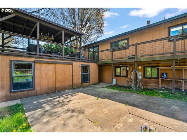 8501 Sw IROQUOIS Dr, Tualatin, OR 97062