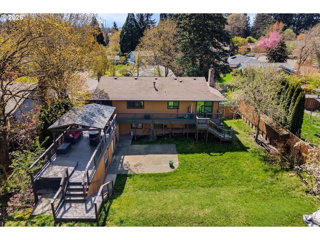 8501 Sw IROQUOIS Dr, Tualatin, OR 97062