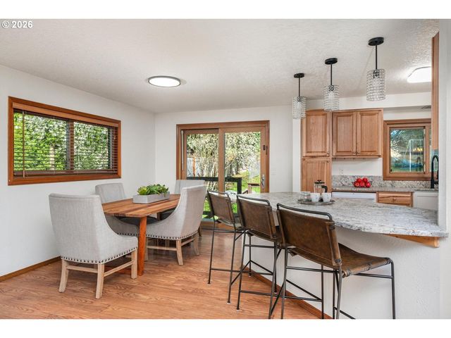 8501 Sw IROQUOIS Dr, Tualatin, OR 97062