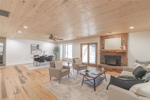 1910 Leawood Place, Edmond, OK 73034