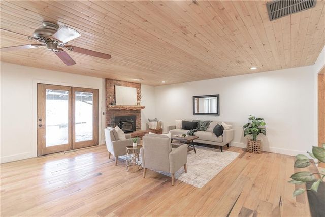 1910 Leawood Place, Edmond, OK 73034