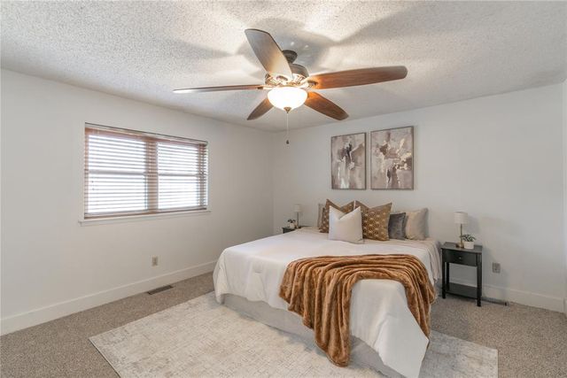 1910 Leawood Place, Edmond, OK 73034