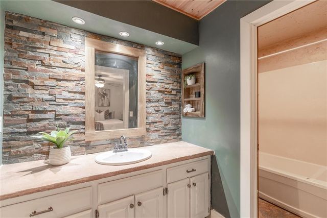 1910 Leawood Place, Edmond, OK 73034