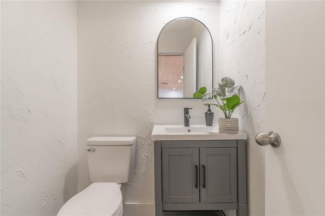 1910 Leawood Place, Edmond, OK 73034