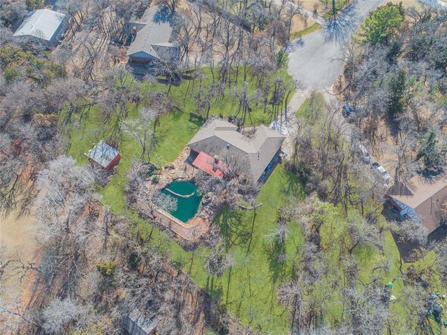 1910 Leawood Place, Edmond, OK 73034