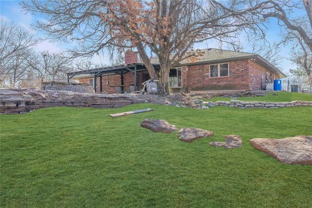 1910 Leawood Place, Edmond, OK 73034