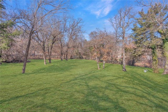 1910 Leawood Place, Edmond, OK 73034