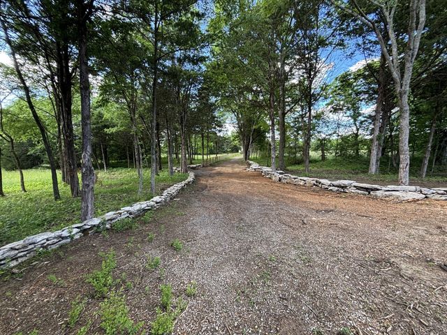 9205 Bowles Rd, Rockvale, TN 37153