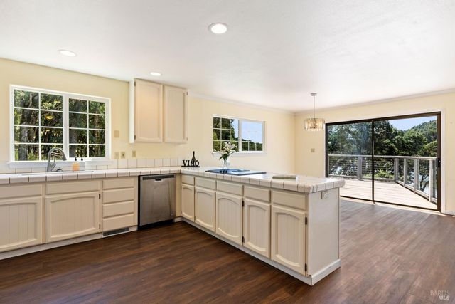 2630 Greenway Dr, Kelseyville, CA 95451