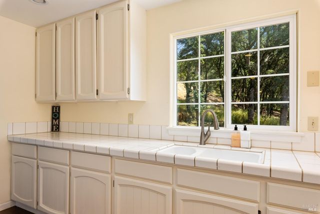 2630 Greenway Dr, Kelseyville, CA 95451