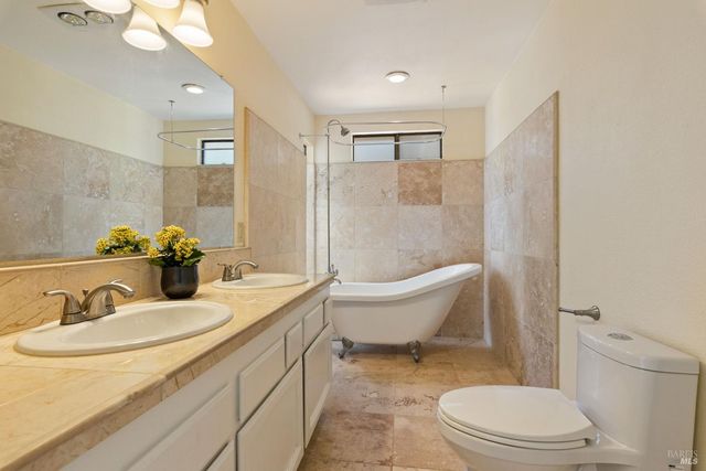 2630 Greenway Dr, Kelseyville, CA 95451