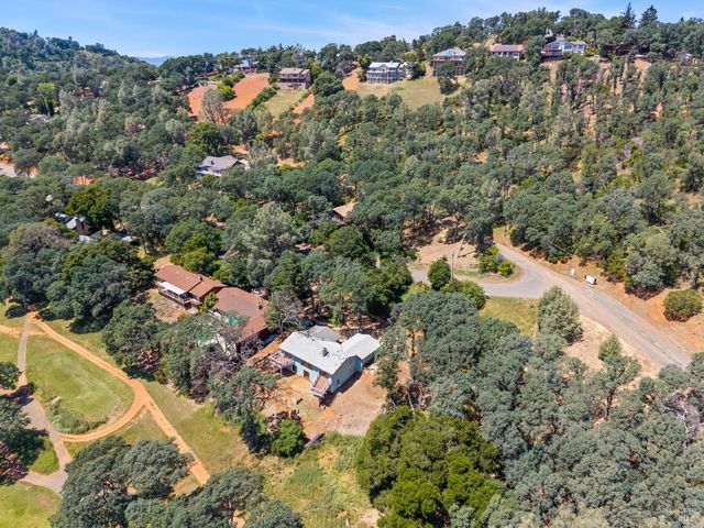 2630 Greenway Dr, Kelseyville, CA 95451
