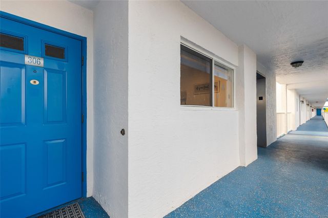 4734 Lucerne Lakes Boulevard 306, Lake Worth, FL 33467