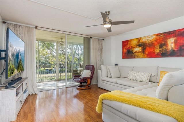 4734 Lucerne Lakes Boulevard 306, Lake Worth, FL 33467