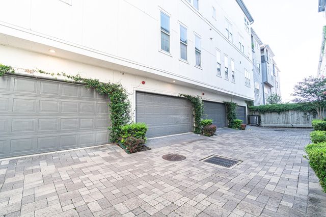 1027 Saint Charles Street, Houston, TX 77003