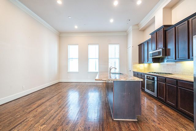1027 Saint Charles Street, Houston, TX 77003