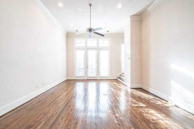 1027 Saint Charles Street, Houston, TX 77003