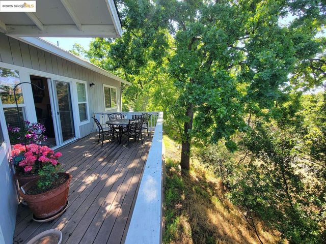 38 Saratoga RD, Sonora, CA 95370