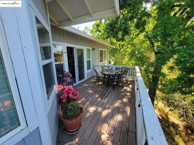 38 Saratoga RD, Sonora, CA 95370