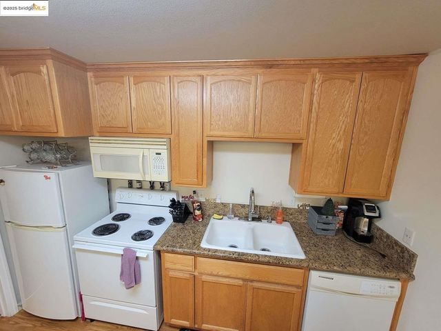 38 Saratoga RD, Sonora, CA 95370