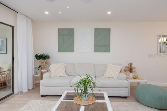 223 LAKEWOOD DRIVE 223, Bradenton, FL 34210
