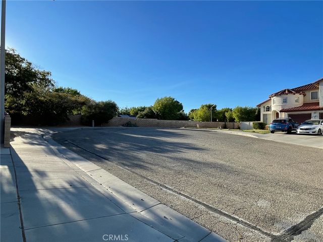 6608 Teasdale Street, Lancaster, CA 93536
