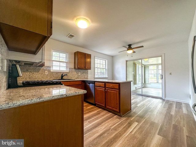 108 PINE OAK BLVD, Barnegat, NJ 08005